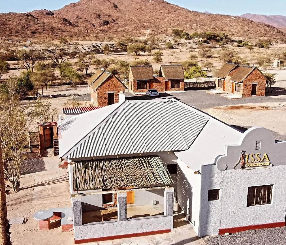 Issa Guesthouse Usakos Bagian luar foto